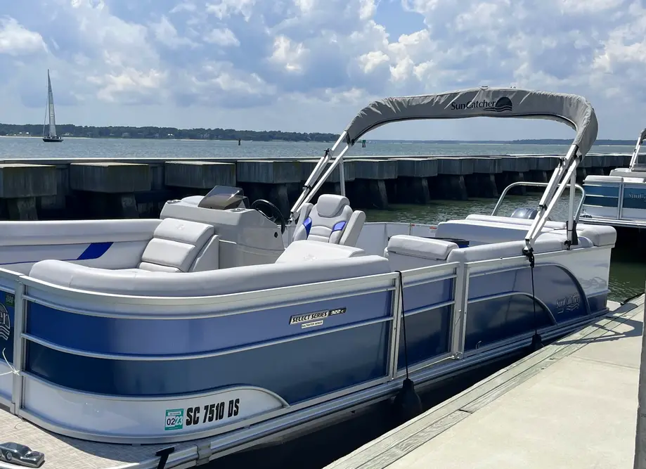 22' Pontoon Rental