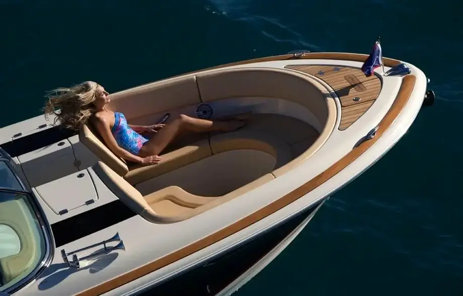 Solaris - Sandbar Sunbathing Charter
